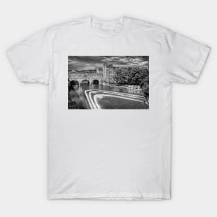 Pulteney Bridge and River Avon in Bath T-Shirt